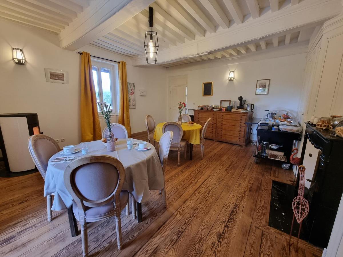 Le Manoir- Cluny Bed & Breakfast Exterior photo